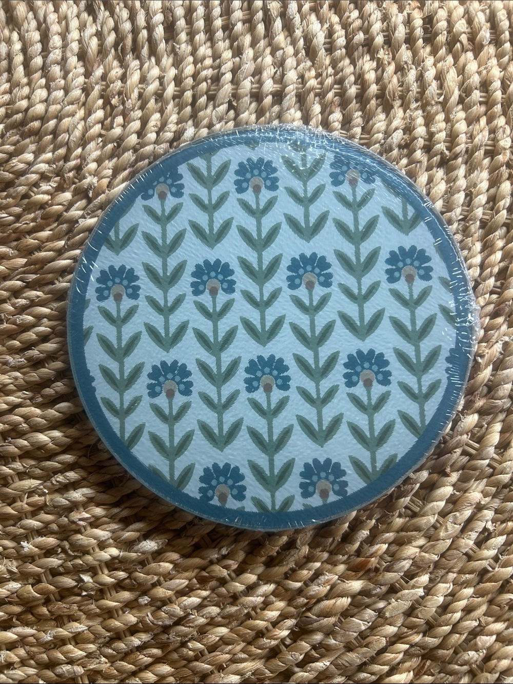 Blue Floral Kitchen Set. - Picture 4 of 5